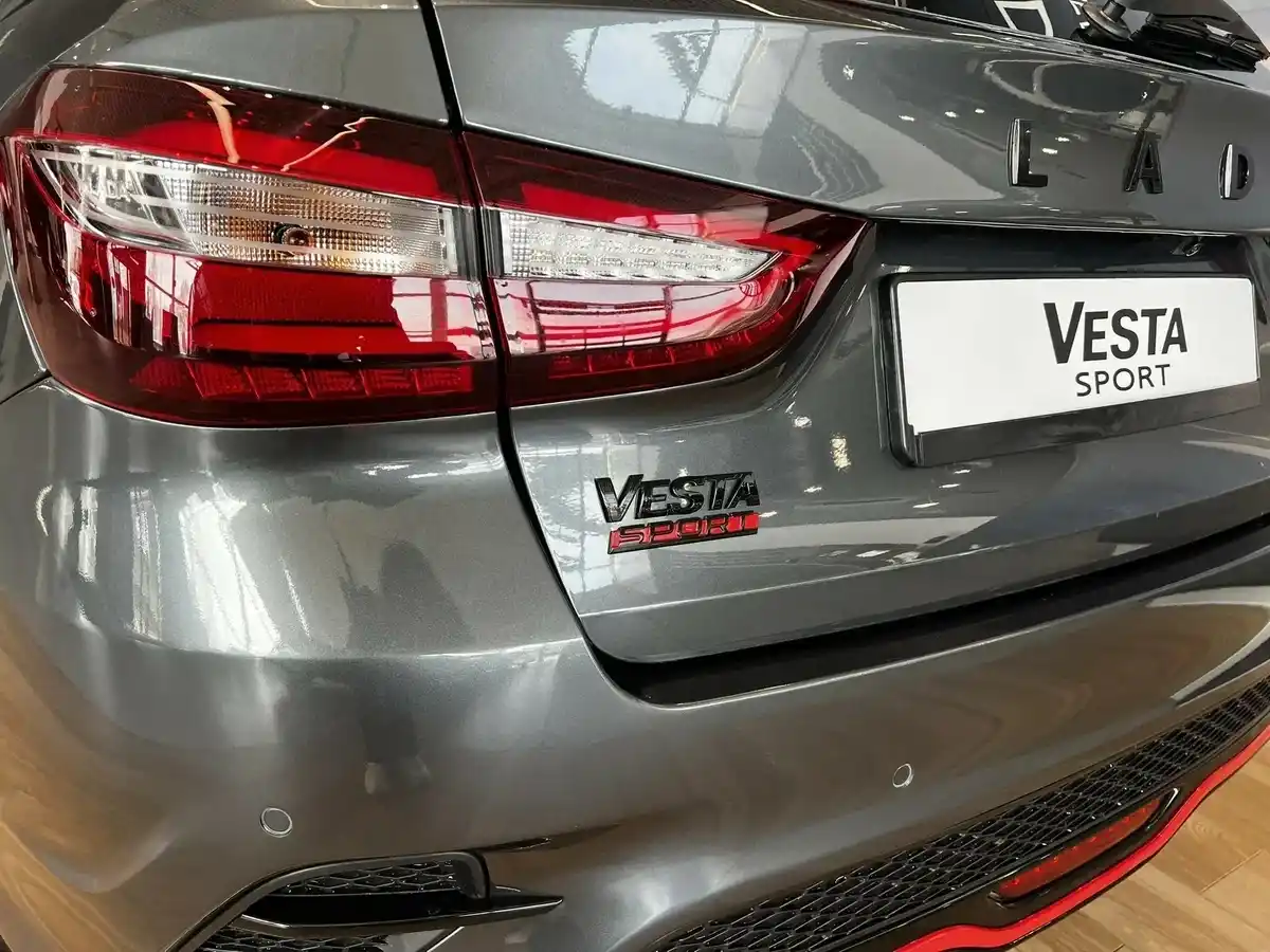 Lada Vesta SW Sport - фото №9