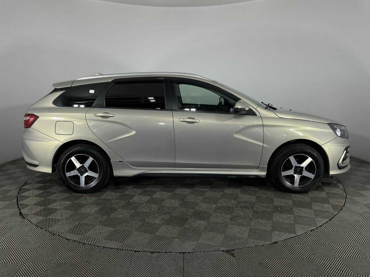 Lada (ВАЗ) Vesta SW, 2018 - фото №4